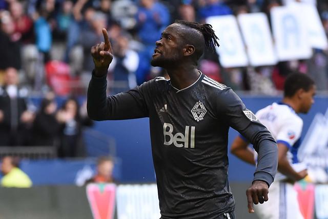 中国篮协官方:周琦加盟广东队 赵睿加盟新疆队