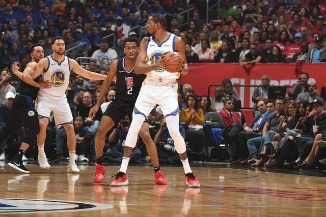 孙铭徽33分广厦胜肯帝亚 刘铮17分上海胜吉林