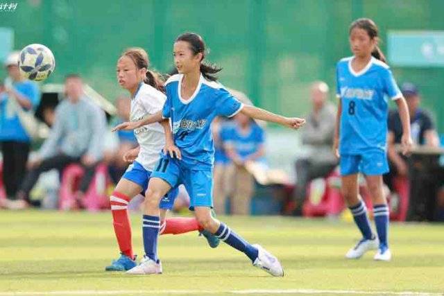 萨卡：大卫-路易斯对我影响最大